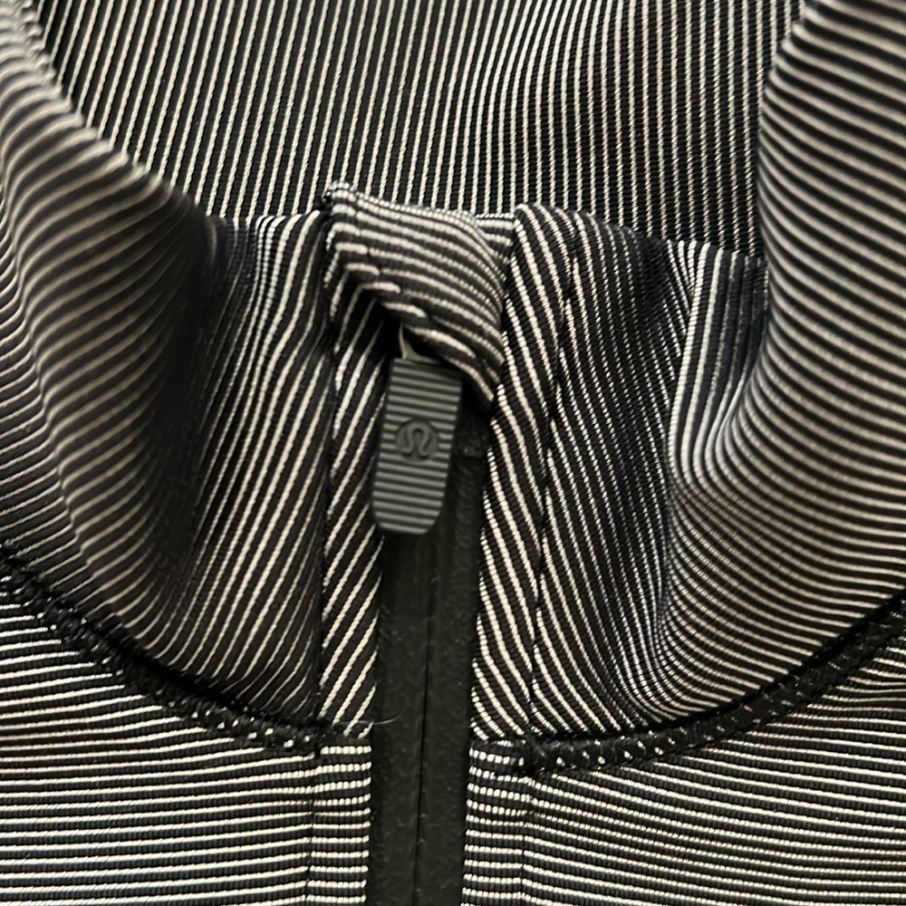Lululemon Two-Tone Ribbed Running Half Zip Size 2 - Picture 4 of 12